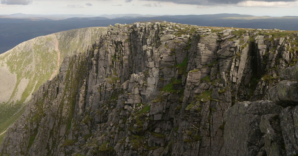 View East to the main Lochnagar cliff face