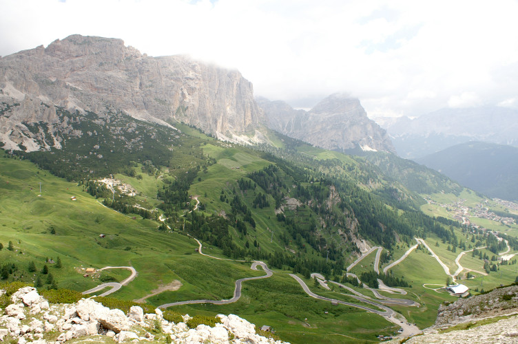 The windy road down from Passo Gardena