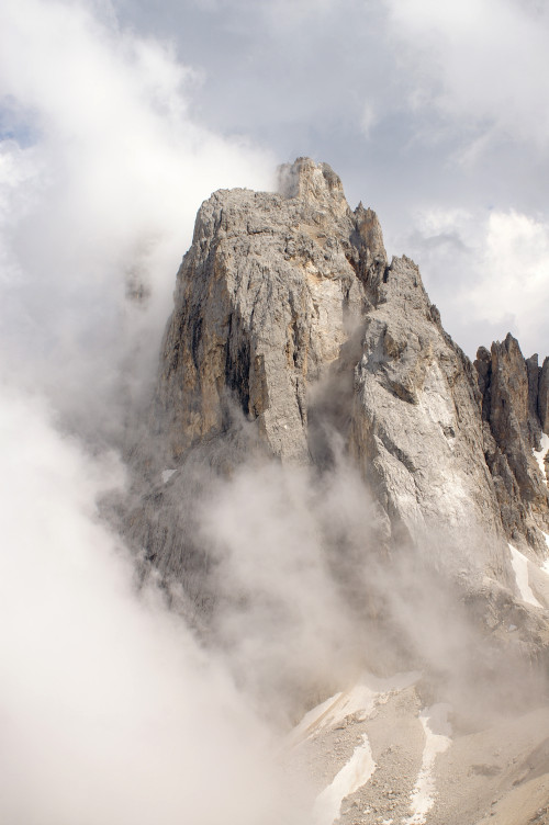 Cime del Focobon in the clouds