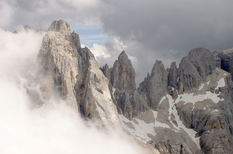 The clouds coming in from the left